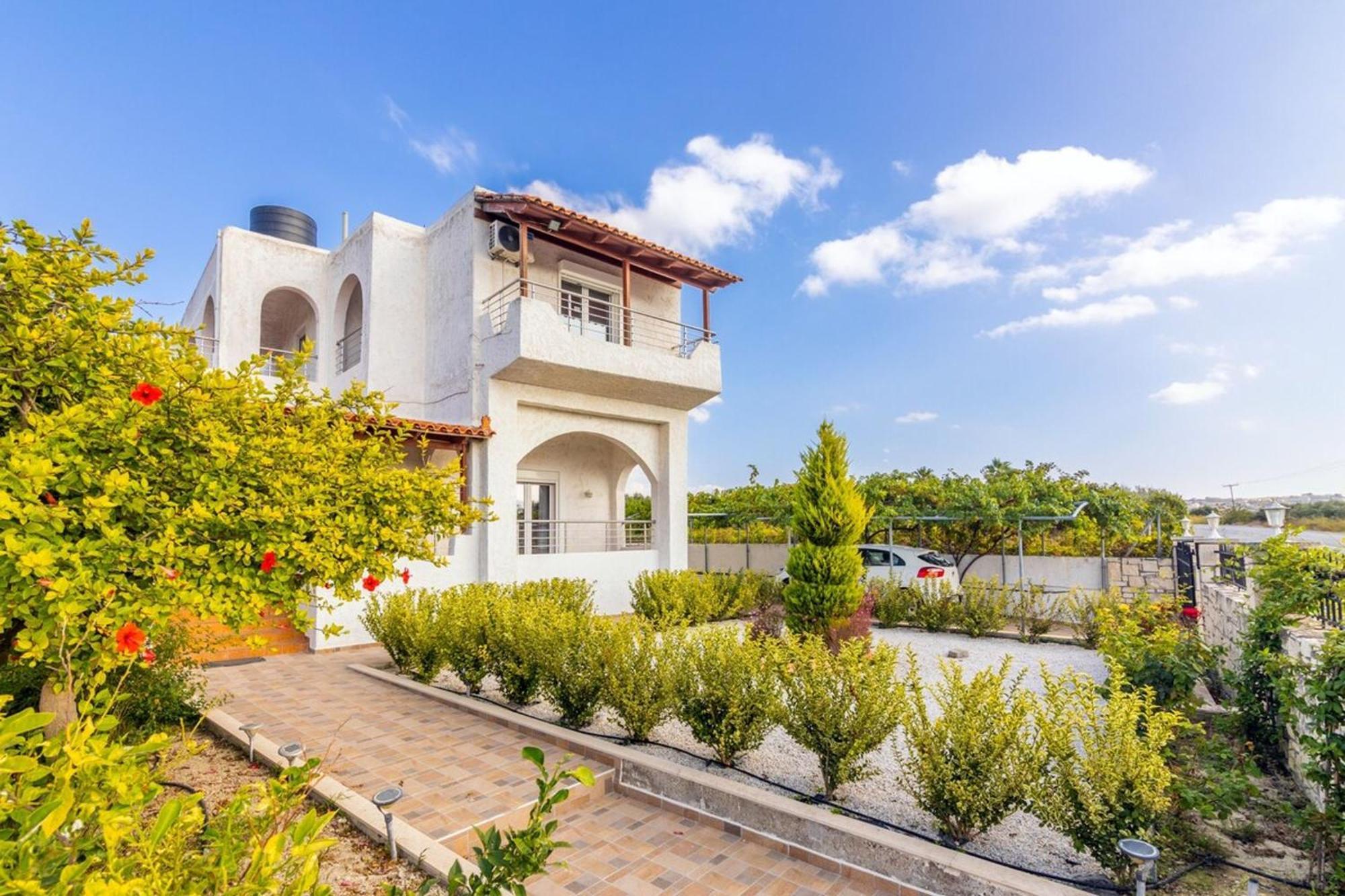 Amazing Villa Chrysanthi With Private Pool In Heraklion Epano Vathia Exterior photo