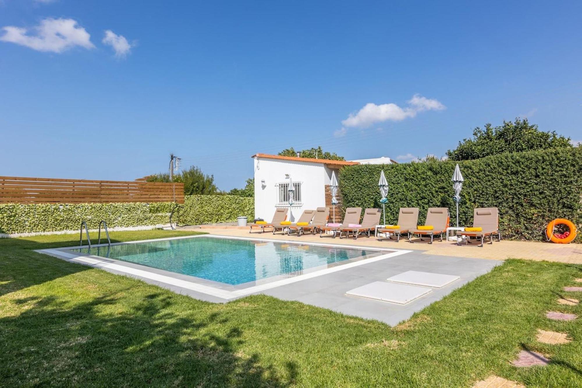 Amazing Villa Chrysanthi With Private Pool In Heraklion Epano Vathia Exterior photo