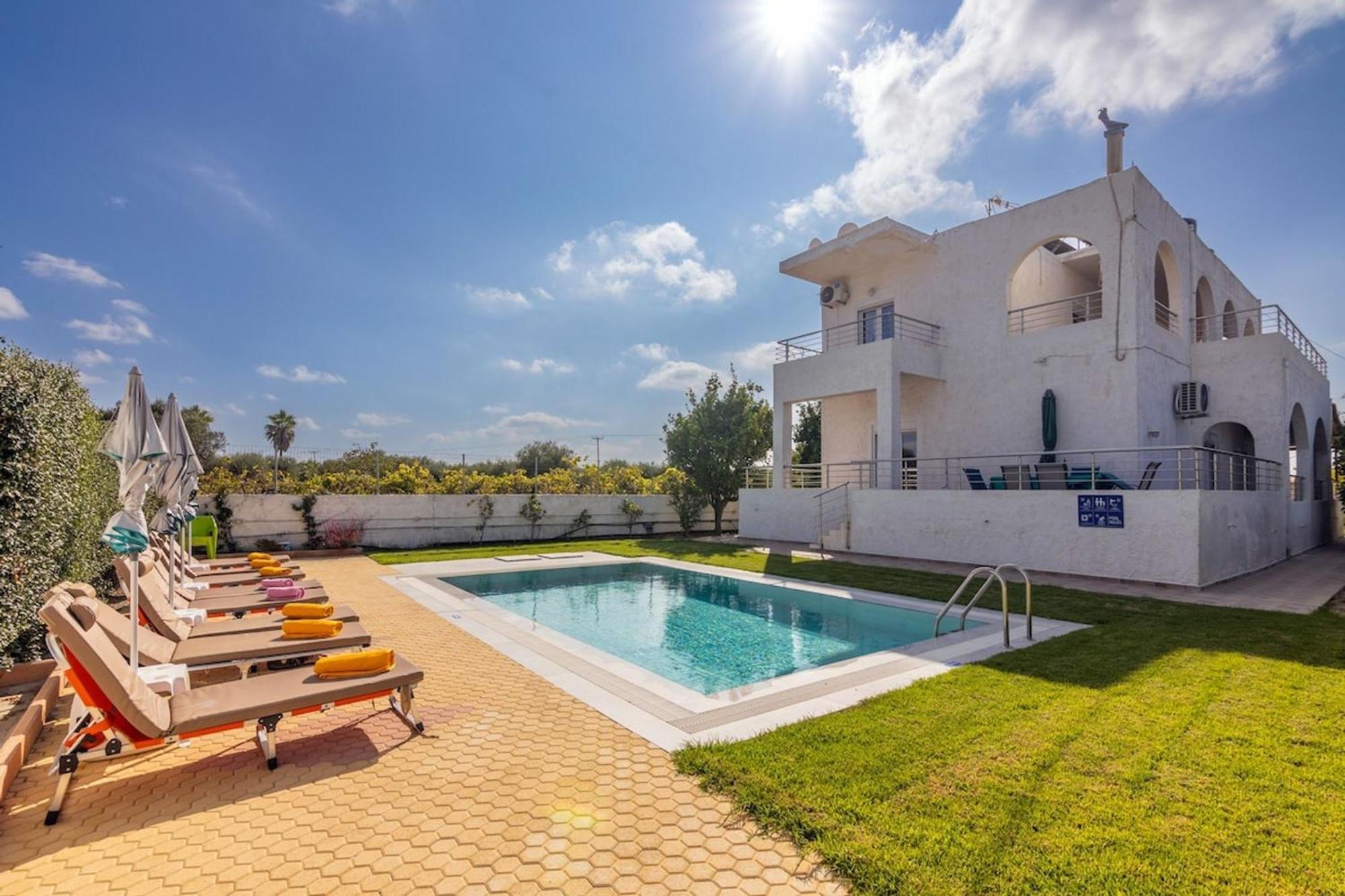 Amazing Villa Chrysanthi With Private Pool In Heraklion Epano Vathia Exterior photo
